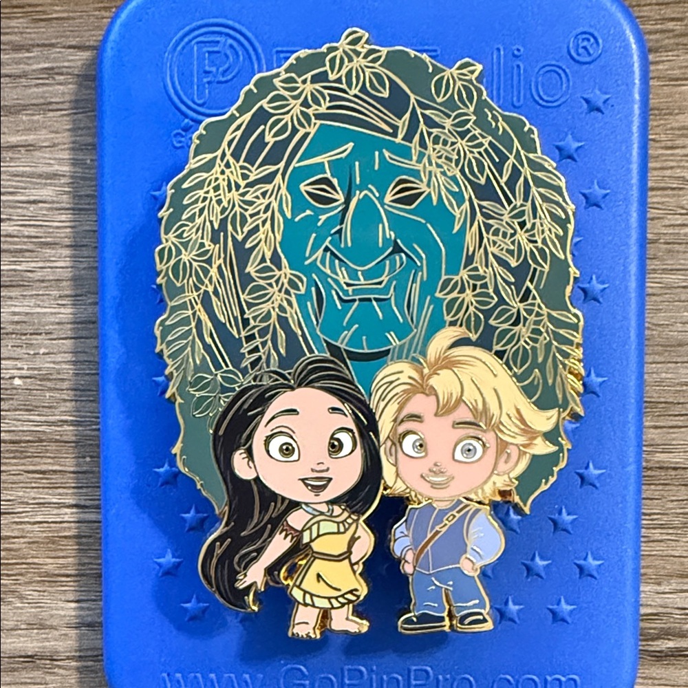 DA’VINCI • Pocahontas Kawaii Princess Pin
